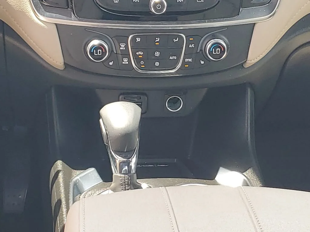 Used 2023 Silver Sage Metallic Chevrolet LT Leather image 20