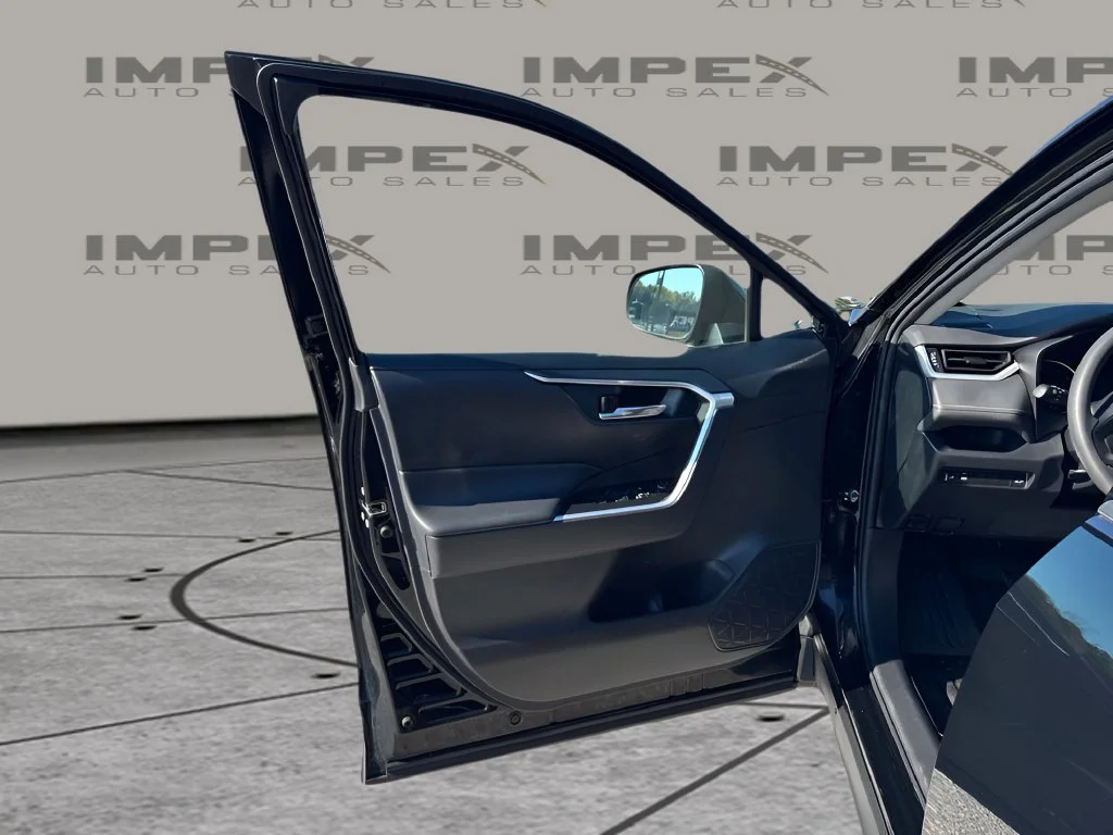 Used 2022 Black Toyota XLE image 23