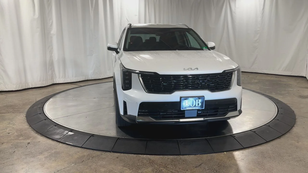 New 2026 Snow White Pearl Kia EX image 3