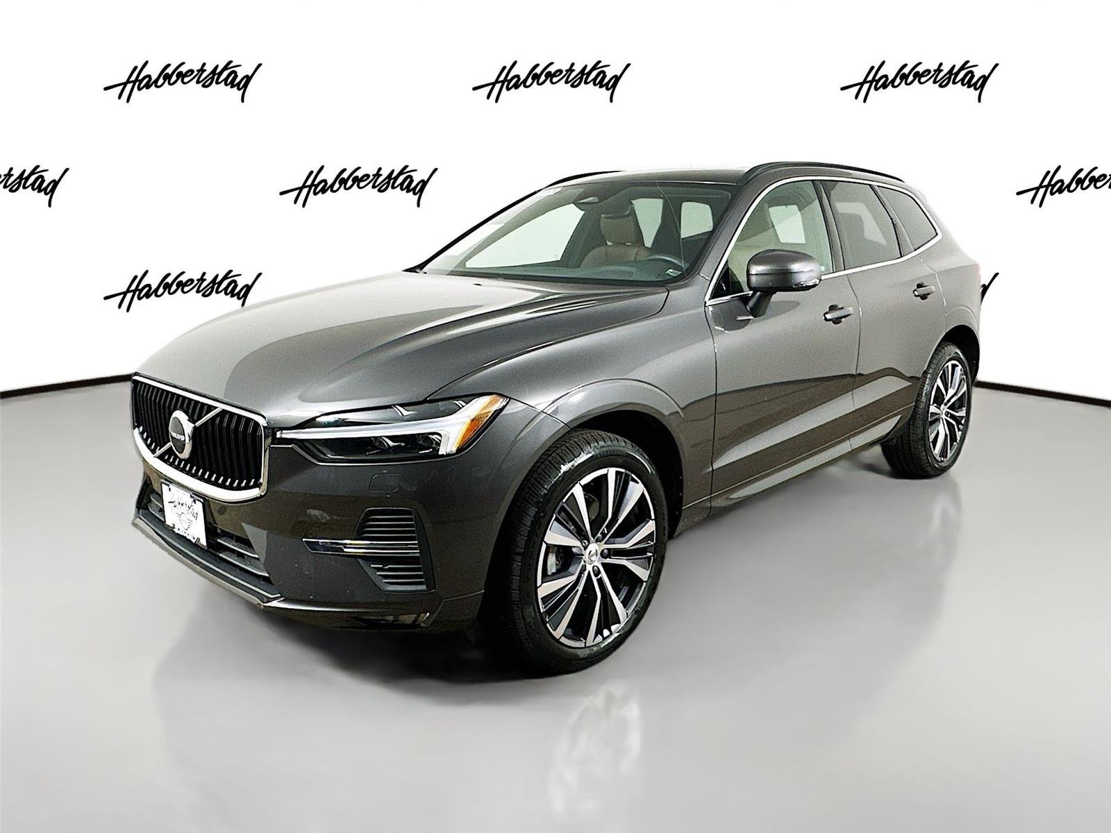 2022 Volvo XC60 Momentum