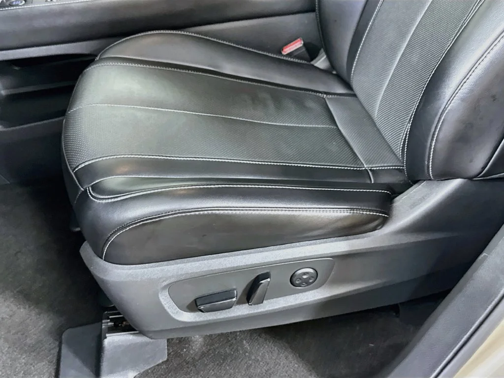 Certified Used 2023 Titanium INFINITI LUXE image 26