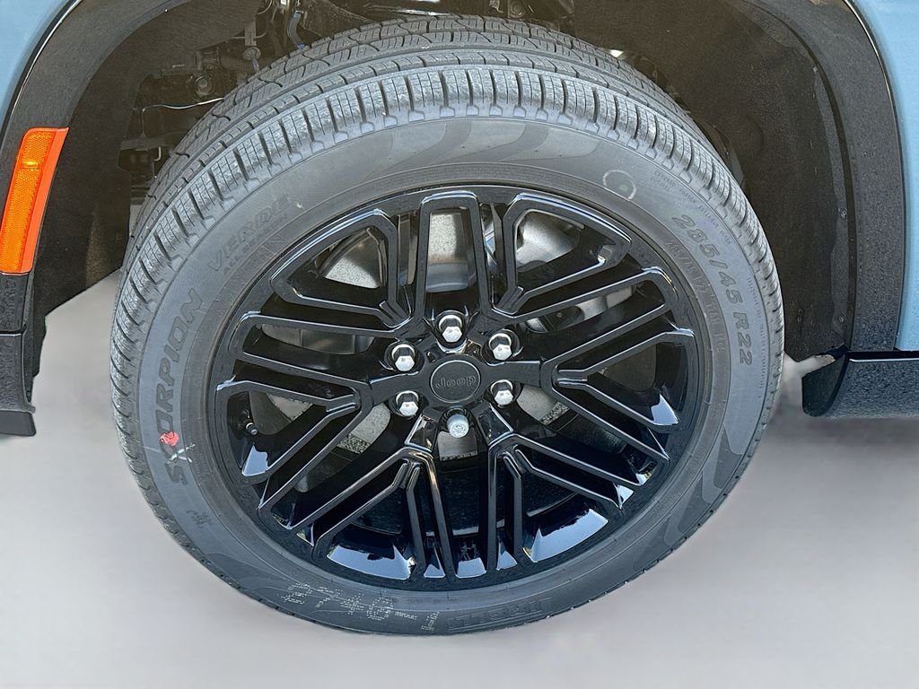 New 2026 Steel Blue Exterior Paint Jeep Limited Reserve image 9
