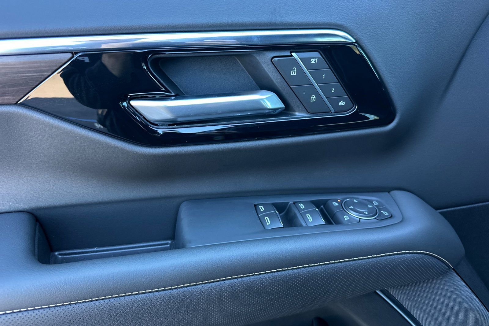 2026 Chevrolet Tahoe Premier - Photo 11