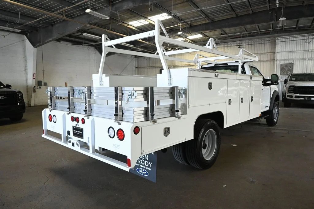 New 2026 Oxford White Ford XL image 9