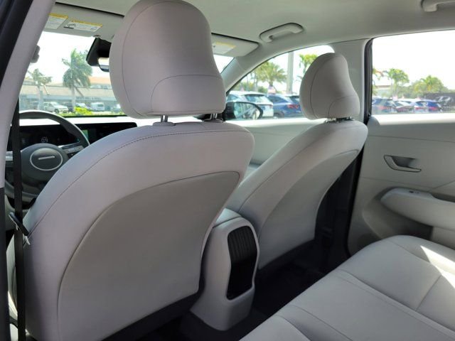 2026 Hyundai Kona SE - Photo 8