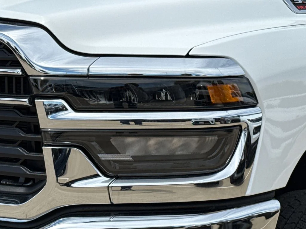 New 2026 Bright White Clear-Coat Exterior Paint RAM Tradesman image 4