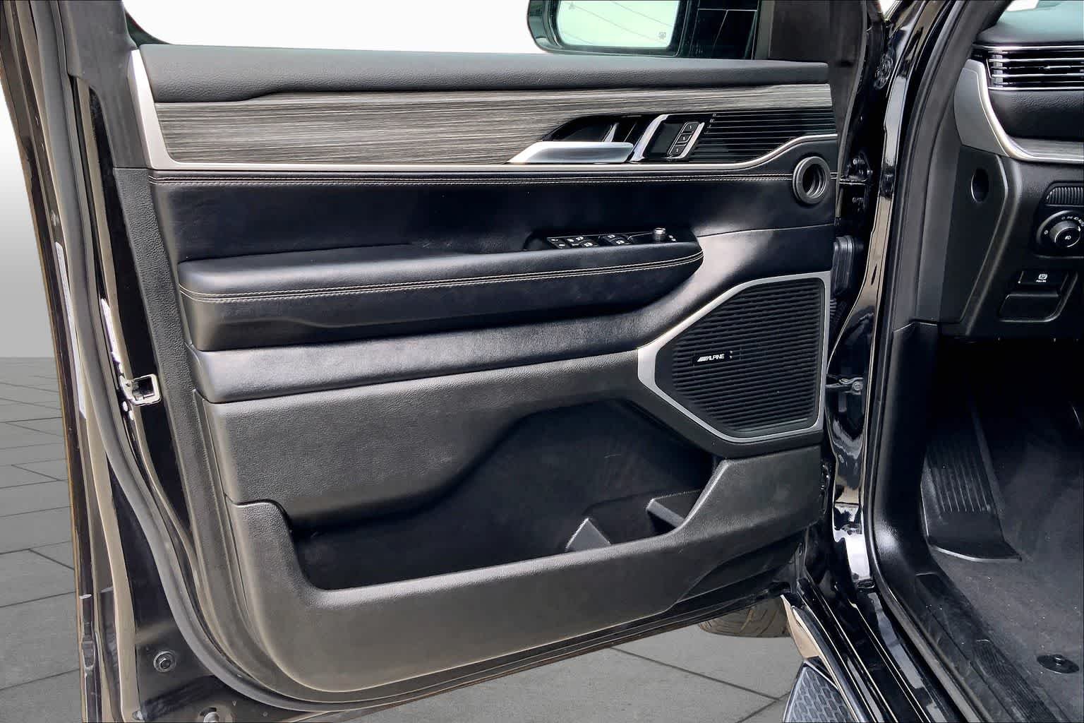 Used 2024 Diamond Black Crystal Pearlcoat Jeep Series II image 21