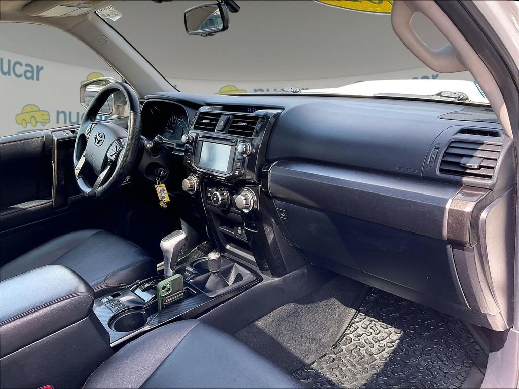 Used 2019 White Toyota SR5 image 14