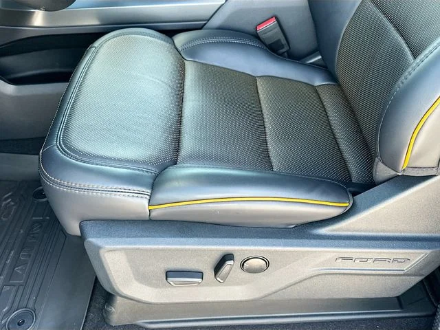 New 2025 Oxford White Ford Tremor image 14
