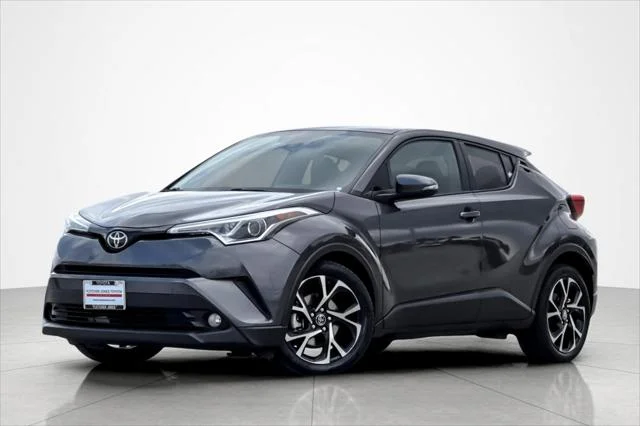 Certified Used 2018 Magnetic Gray Metallic Toyota XLE Premium image 1