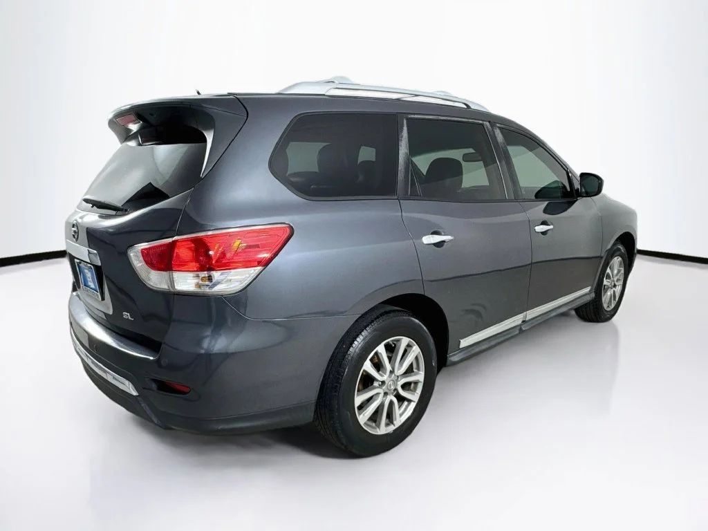 Used 2013 Dark Slate Nissan SL image 8