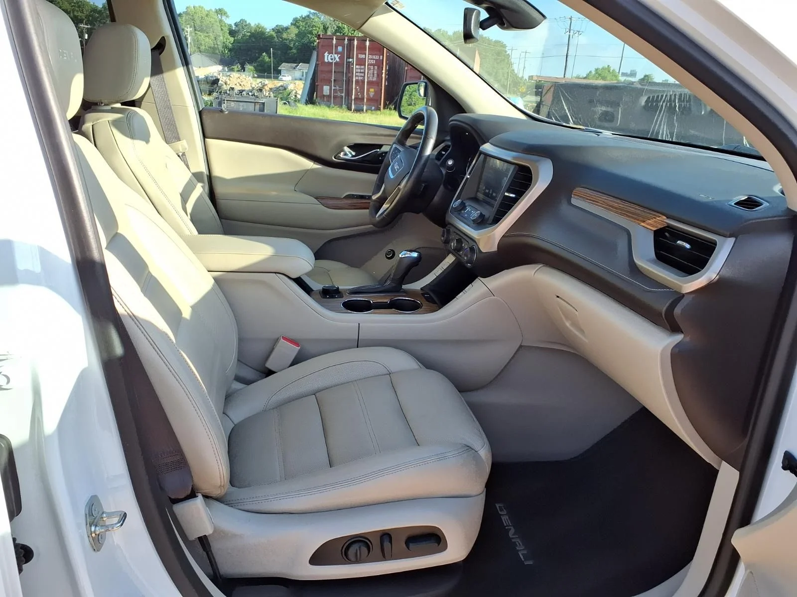 Used 2017 White GMC Denali image 20