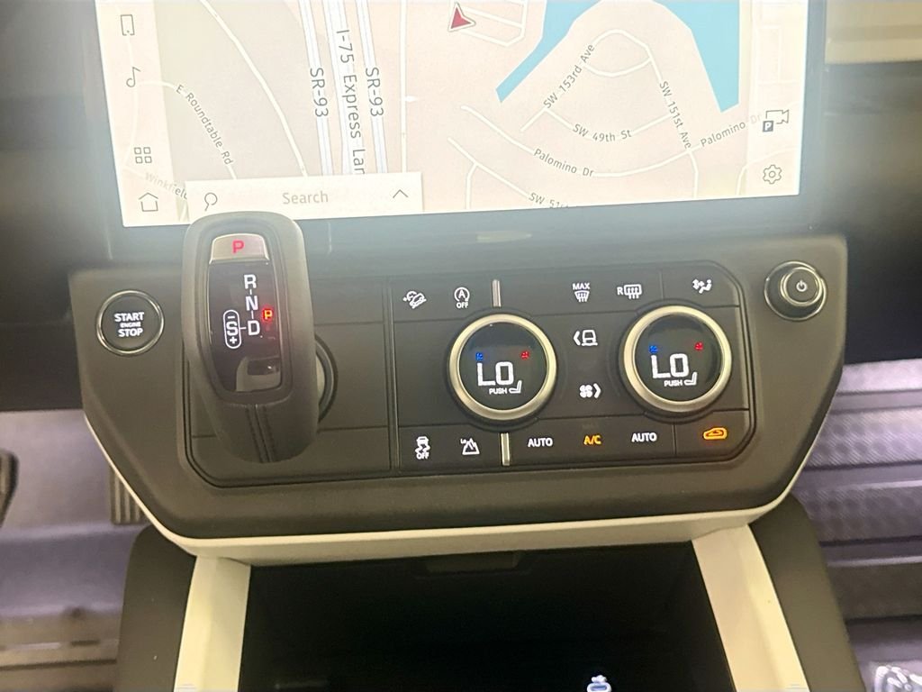 New 2026 Santorini Black Land Rover S image 15