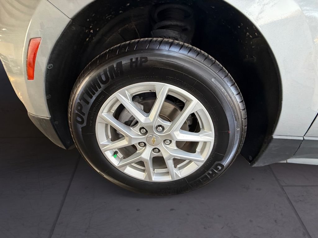 Used 2024 Gray Chevrolet LT image 9