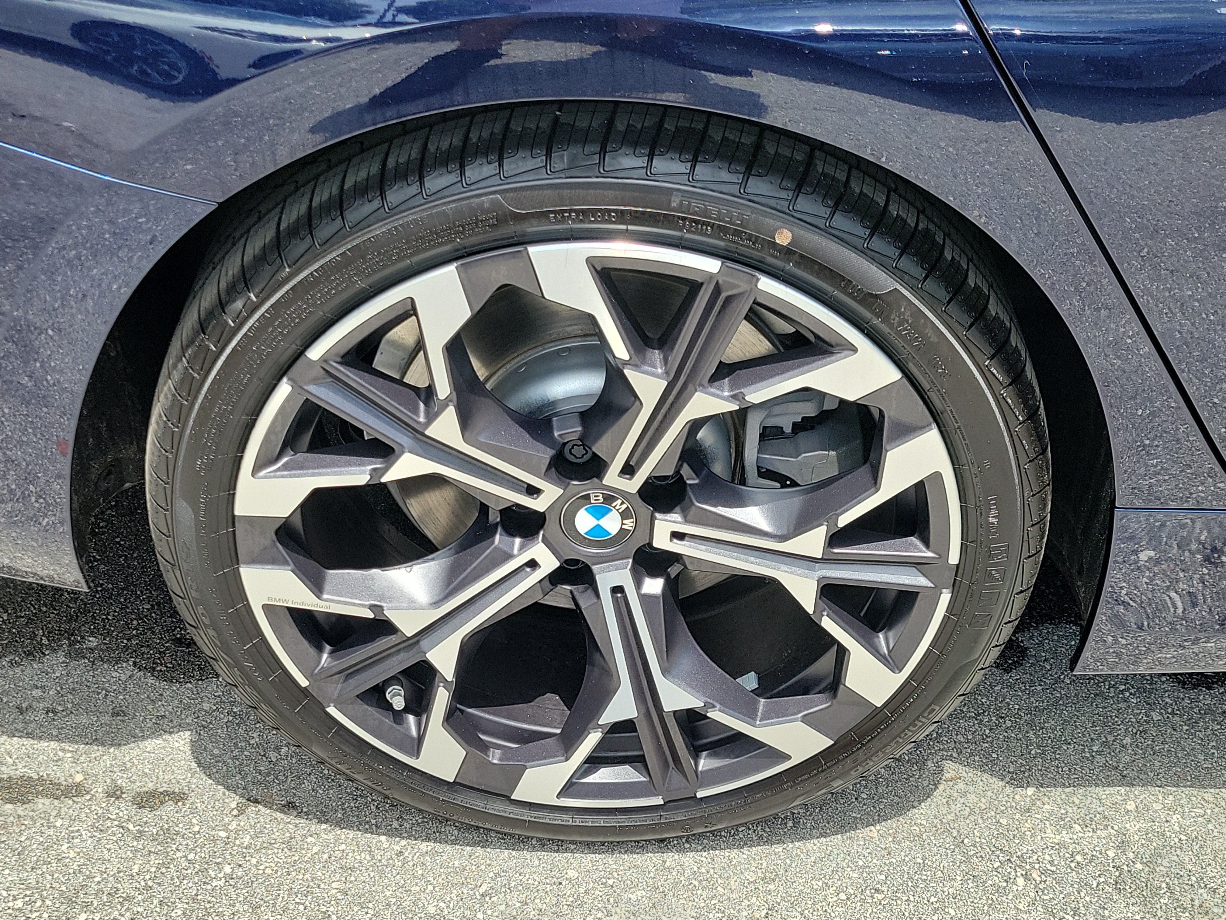 New 2026 Tanzanite Blue II Metallic BMW 330i NA image 6