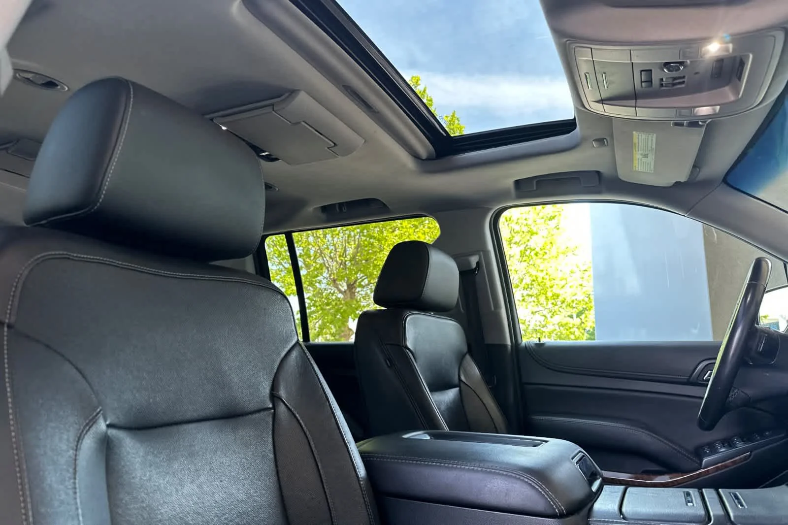 2019 Chevrolet Suburban Premier - Photo 19