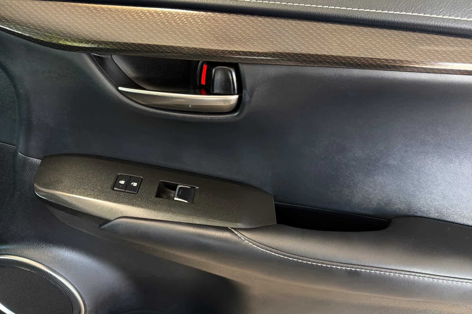 Used 2020 Atomic Silver Lexus  image 19