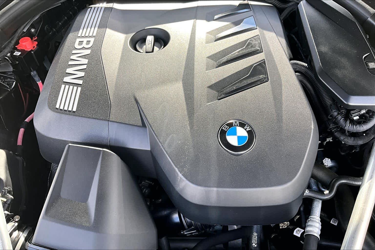 Used 2026 Black Sapphire Metallic BMW 530i image 31