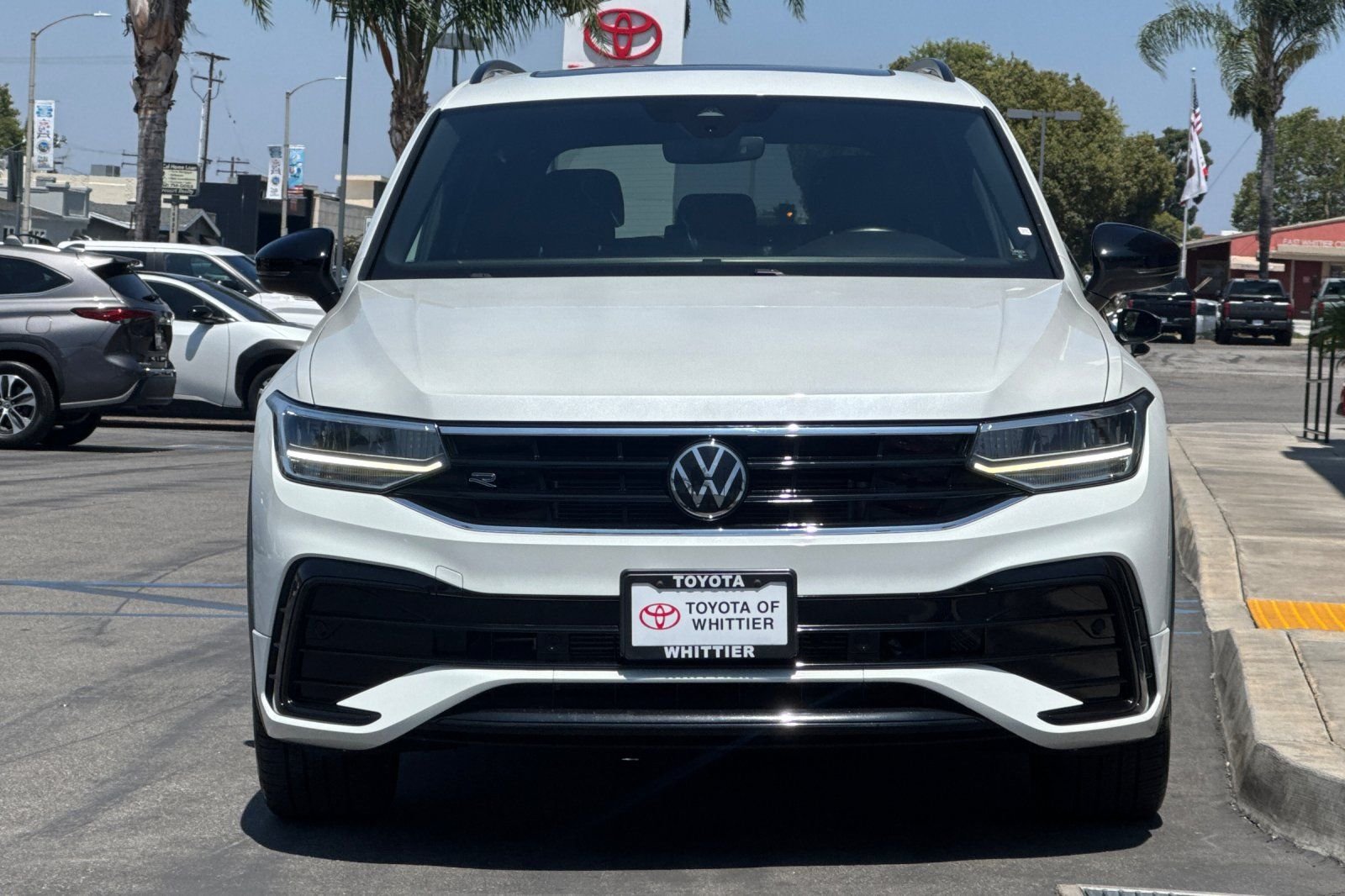 Used 2023 White Volkswagen 2.0T SE R-Line Black image 10