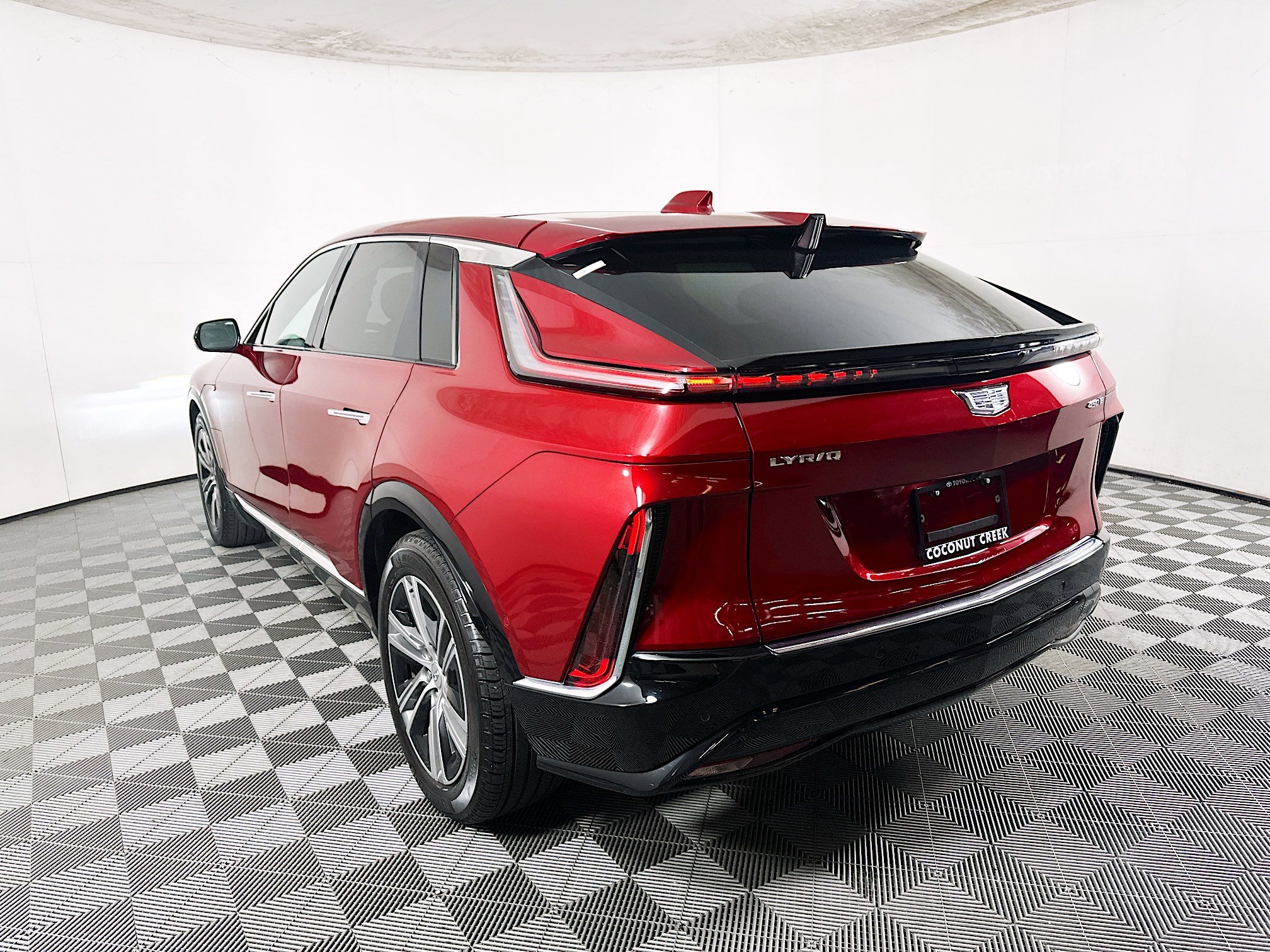 Used 2024 Radiant Red Tintcoat Cadillac Luxury image 5
