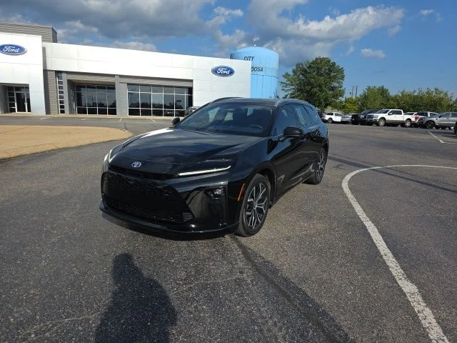 Used 2025 Black Toyota XLE image 7