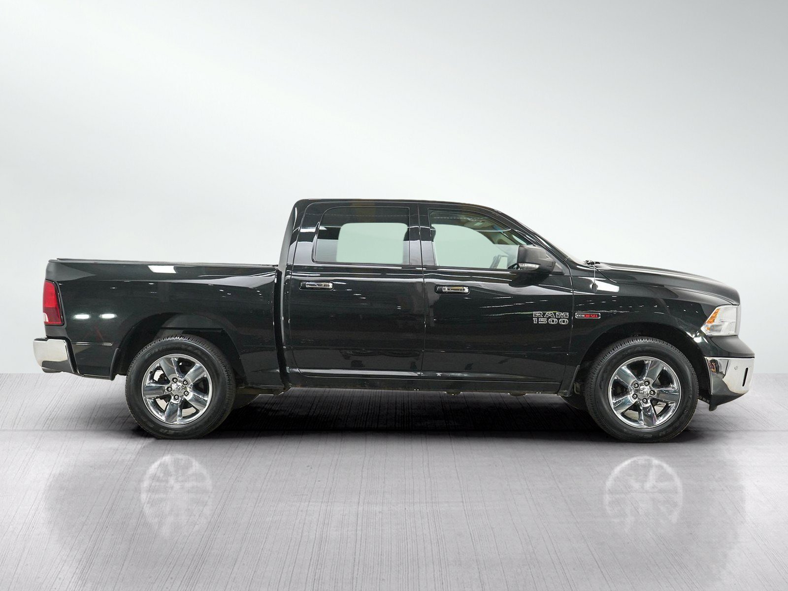 Used 2016 Brilliant Black Crystal Pearlcoat Ram Big Horn image 6