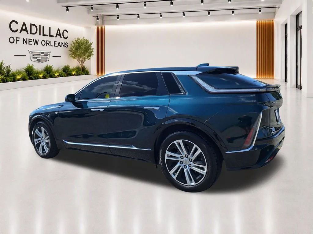 Certified Used 2024 Green Cadillac Tech image 5