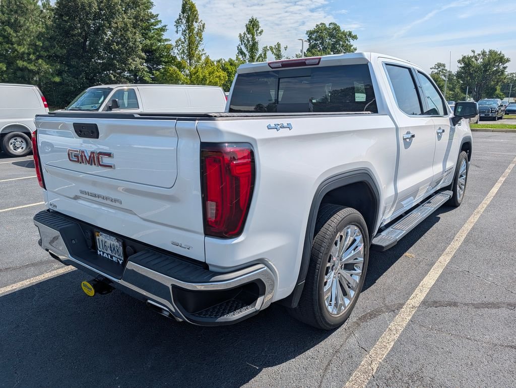 Used 2023 White GMC SLT image 21
