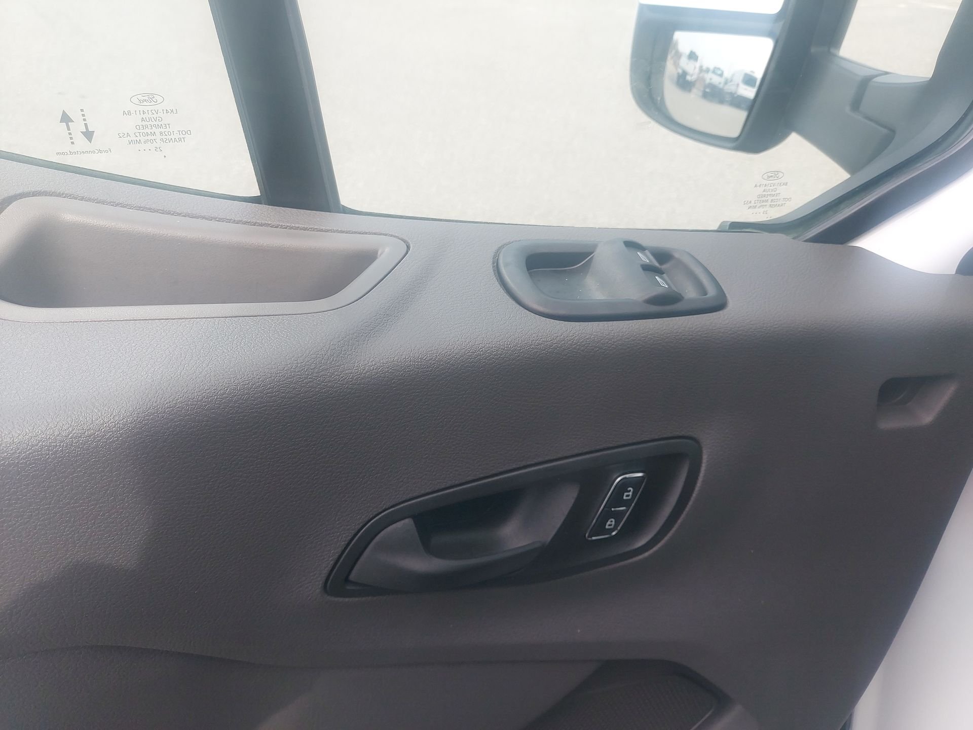 New 2026 Oxford White Ford Cargo Van image 5