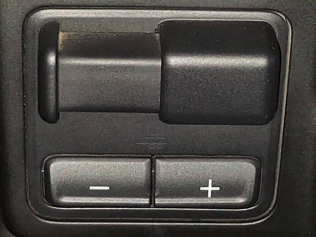 Used 2022 DARK SKY METALLIC GMC Denali image 27