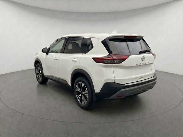 Used 2023 White Nissan SV image 3