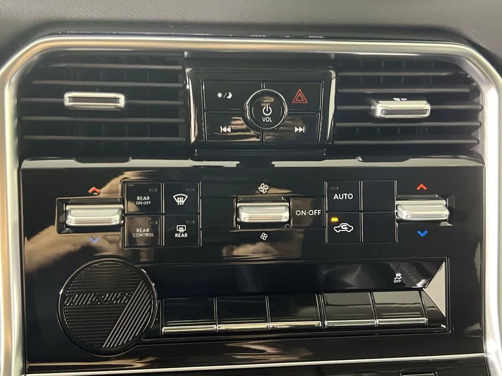 2025 Nissan Armada SV - Photo 16