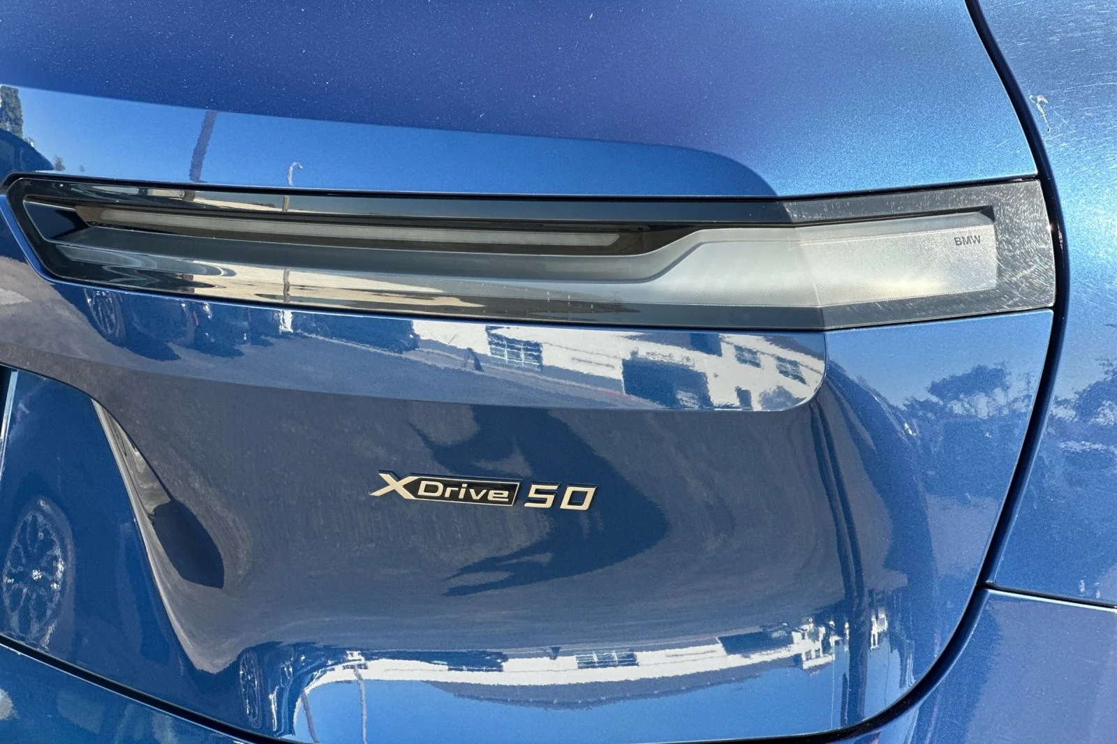 Used 2022 Phytonic Blue Metallic BMW xDrive50 image 27