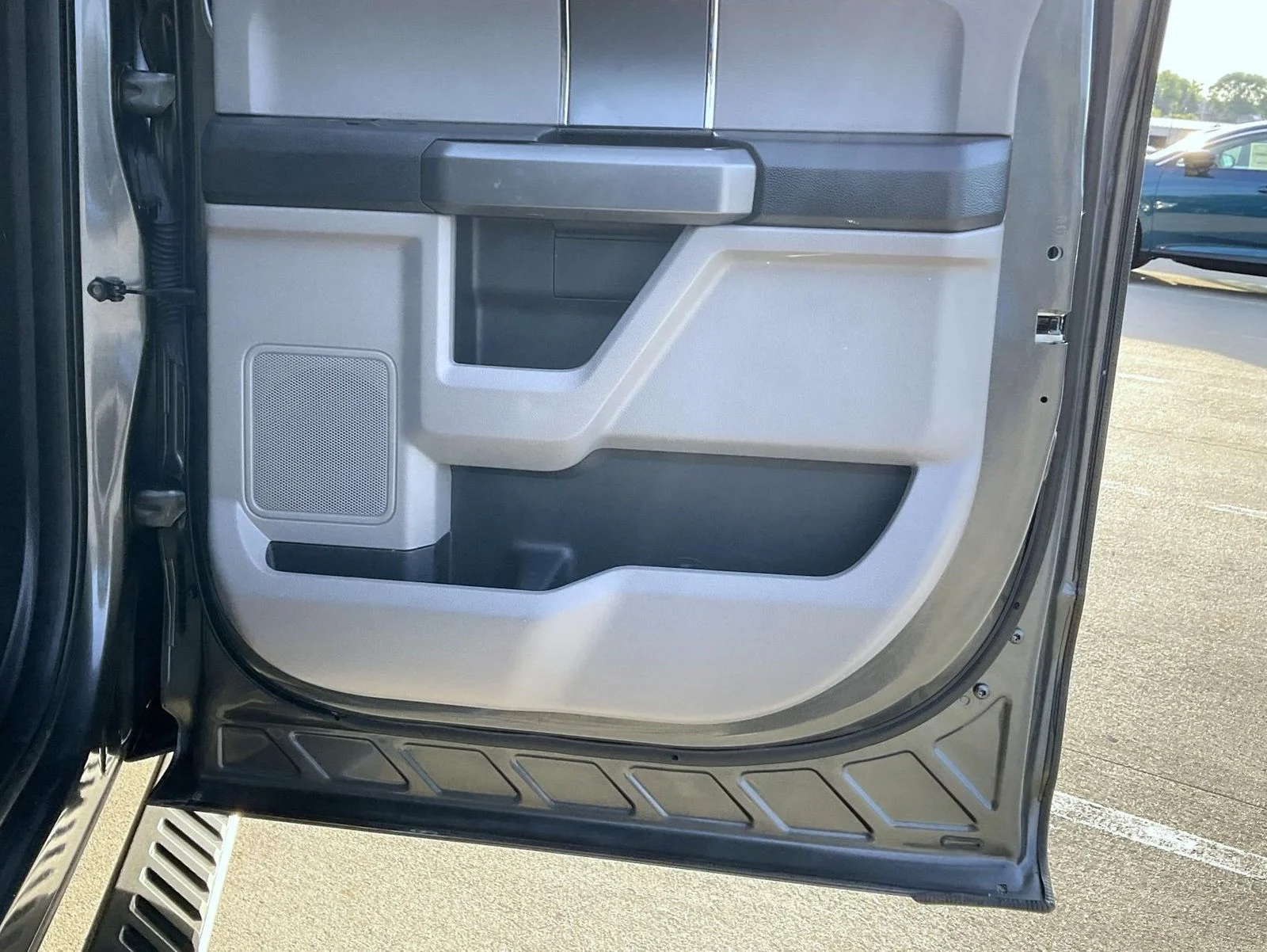 Used 2018 Gray Ford XLT image 20