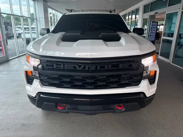 Used 2024 Summit White Chevrolet Custom Trail Boss image 2