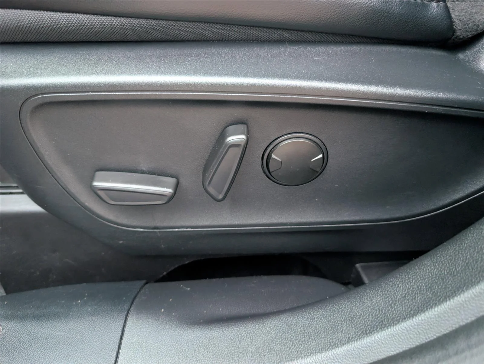 Used 2024 Carbonized Gray Ford ST-Line image 15