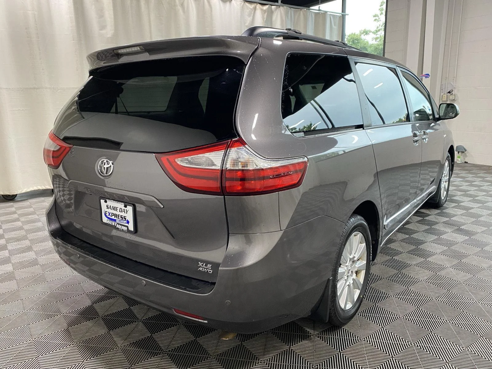 Used 2017 Predawn Gray Mica Toyota XLE image 15