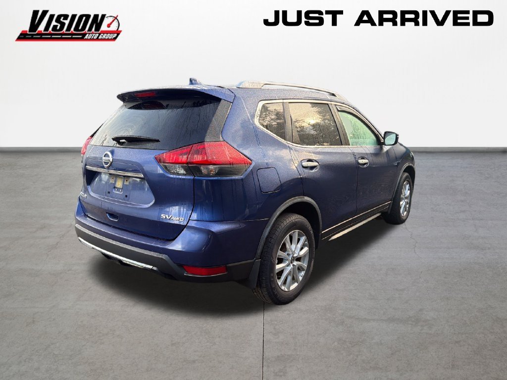 Used 2018 Blue Nissan SV image 5