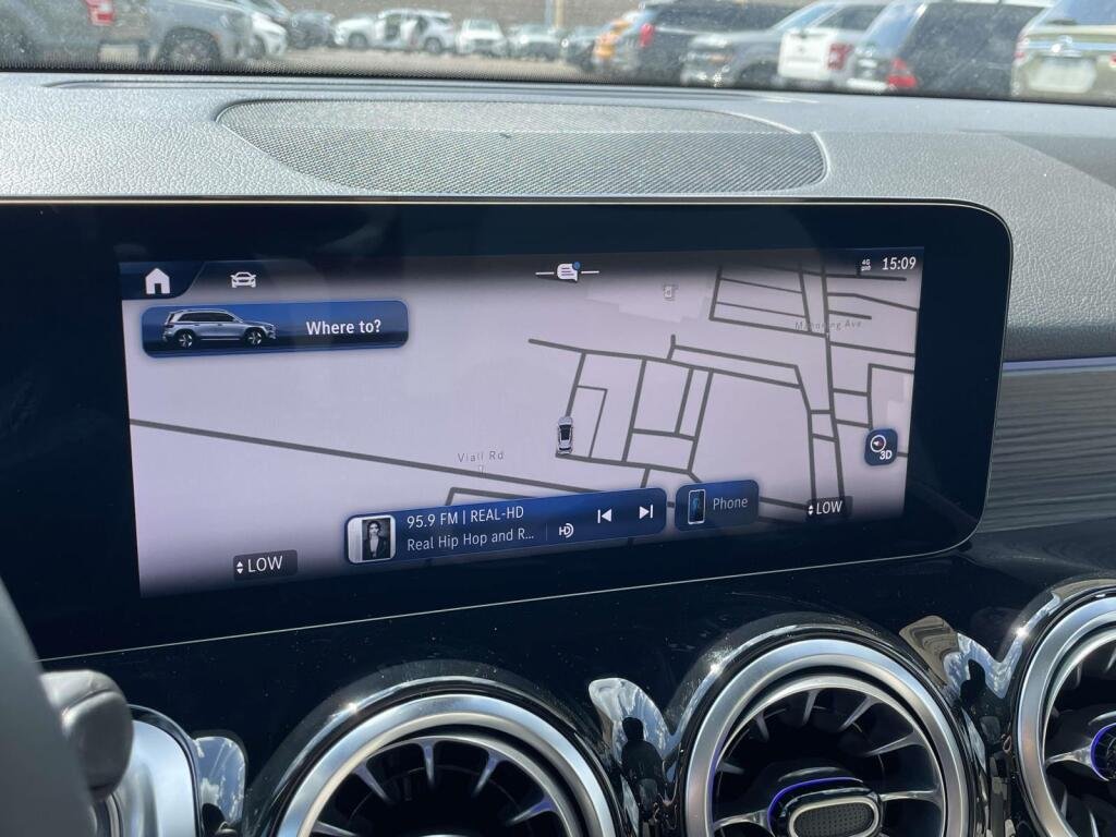 New 2026 Cirrus Silver Metallic Mercedes-Benz GLB 250 image 24