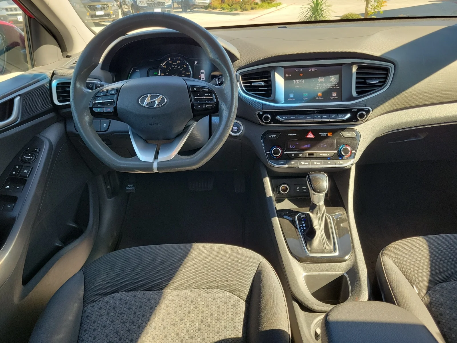 Used 2019 Red Hyundai Blue image 10