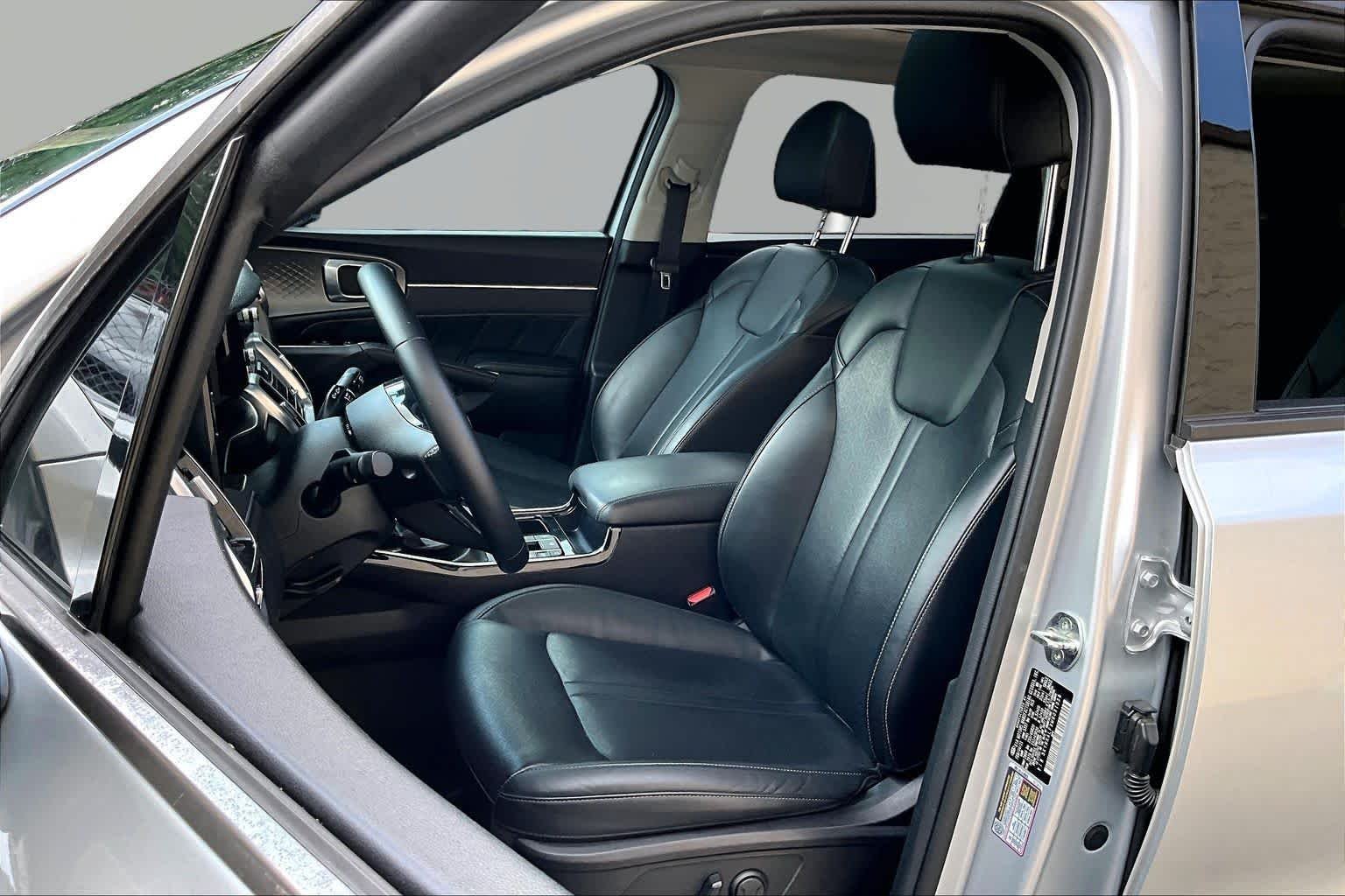 Used 2021 Sparkling Silver Kia SX image 8
