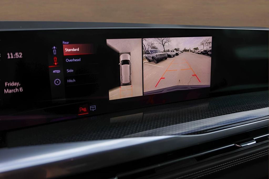 2025 Cadillac Escalade V-Series - Photo 17