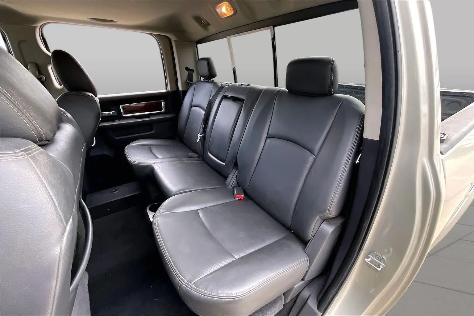 Used 2010 Light Graystone Pearl Dodge Laramie image 19