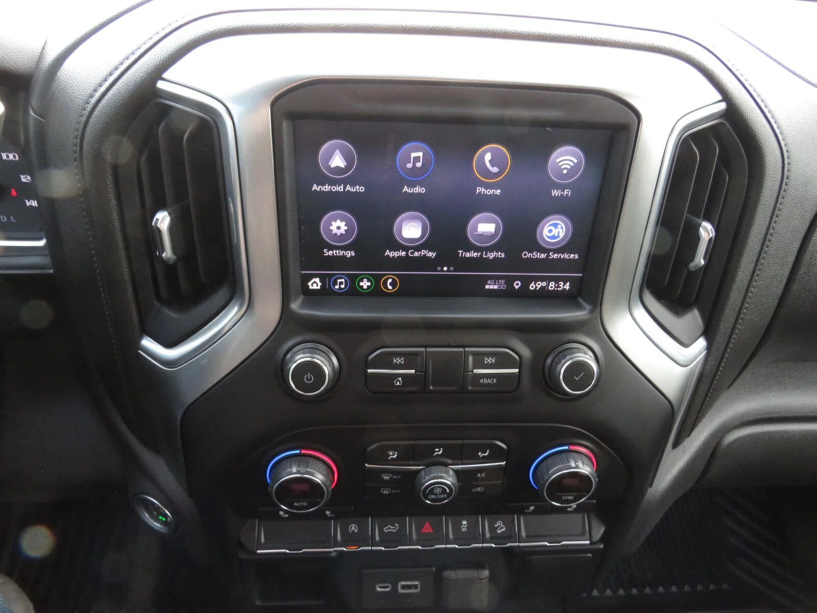 Used 2019  CHEVROLET TRUCK  image 27