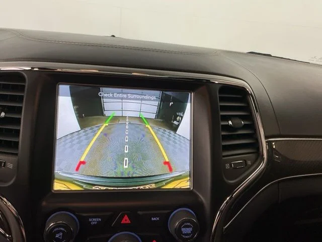 Used 2017 Diamond Black Crystal Pearlcoat Jeep SRT image 20