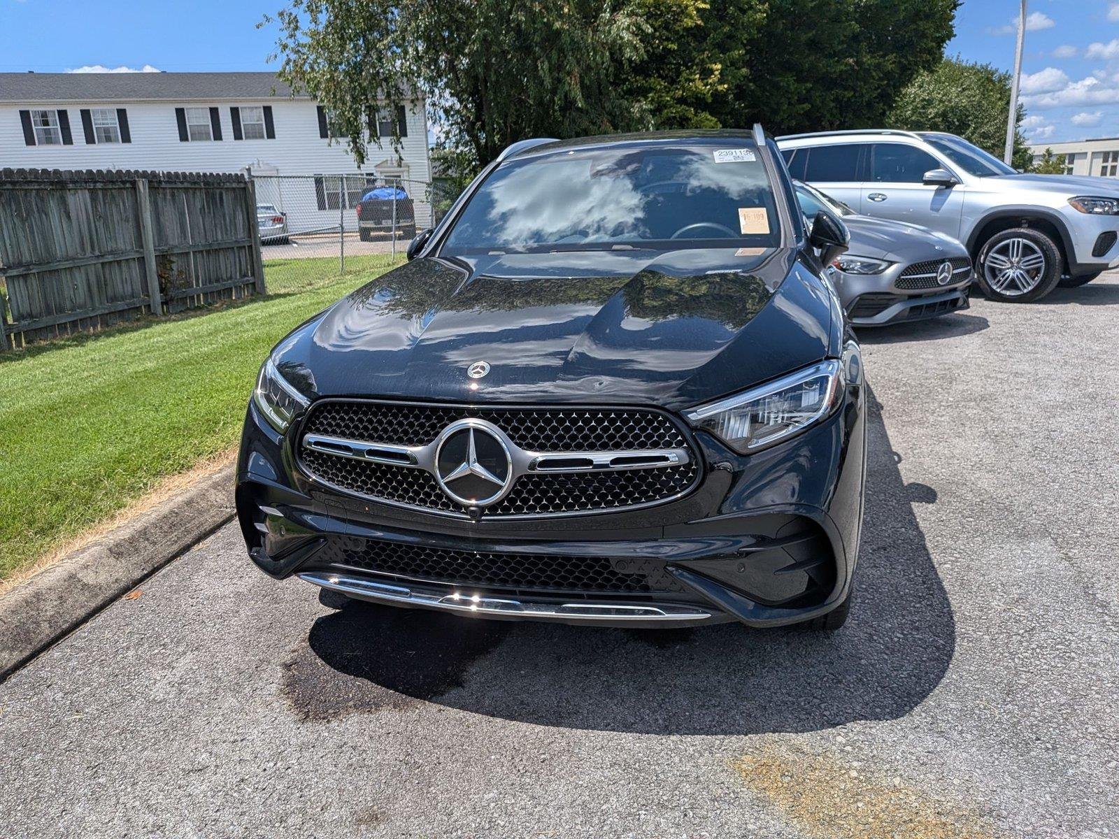 Used 2025 Black Mercedes-Benz GLC 350e image 2