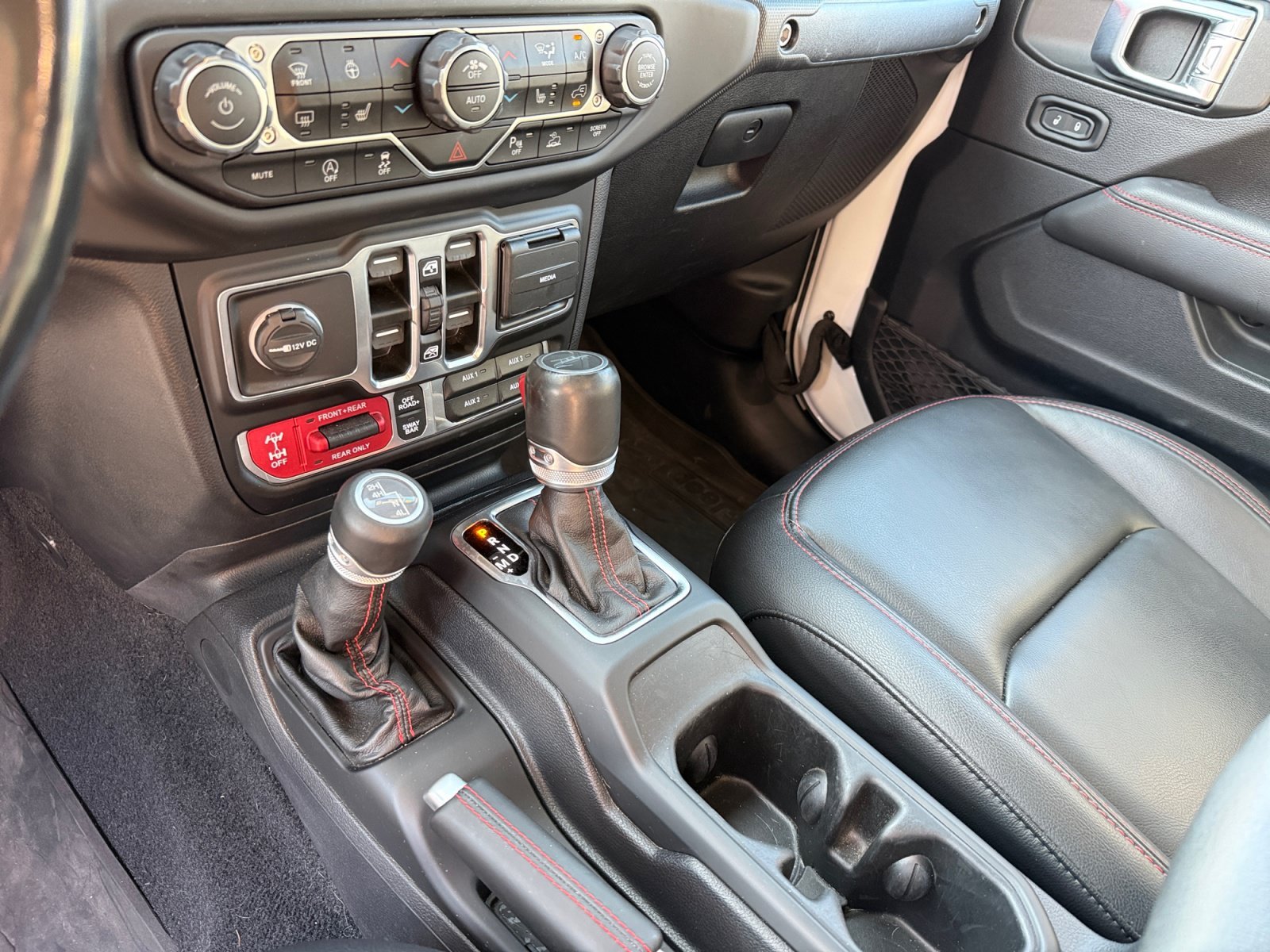 Used 2021 Bright White Clearcoat JEEP Rubicon image 13