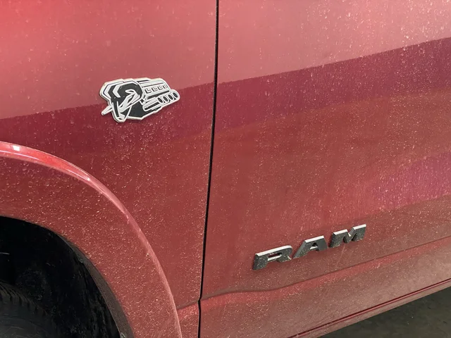 New 2026 Molten Red Pearl-Coat Exterior Paint RAM Big Horn/Lone Star image 40