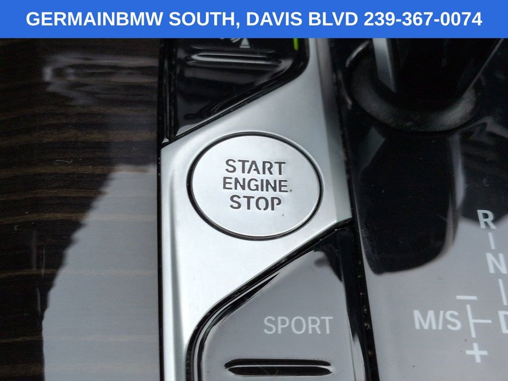 Used 2021 White Metallic BMW sDrive40i image 32