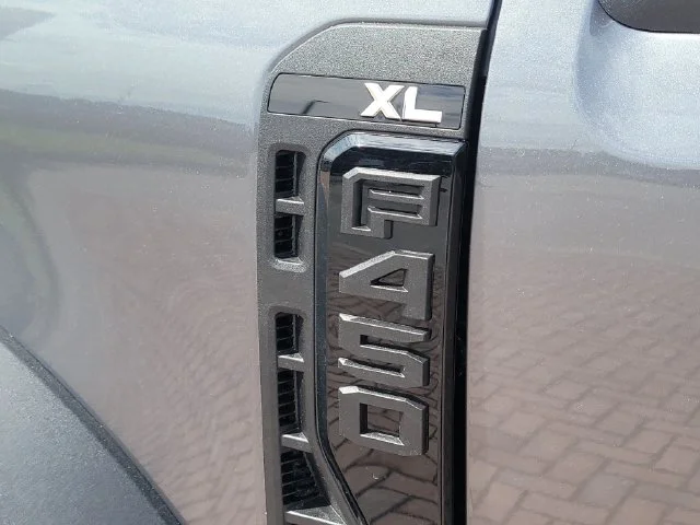 New 2027 Gray Metallic Ford XL 4WD CREW CAB image 9